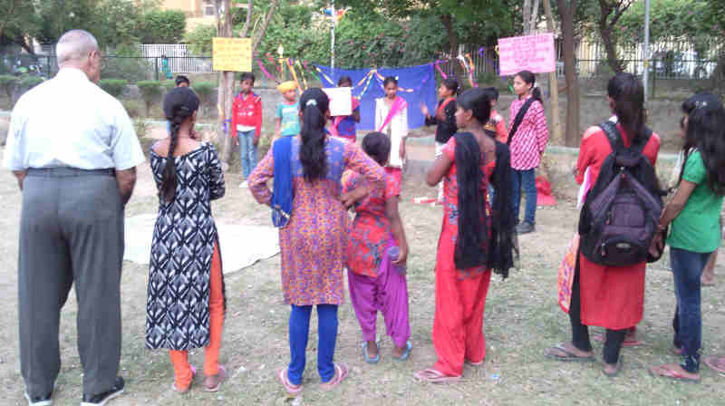 As part of its ongoing education awareness campaign in Delhi, RMN Foundation has started presenting a street play – चमेली की पढ़ाई – which highlights the problems in the current education ecosystem.