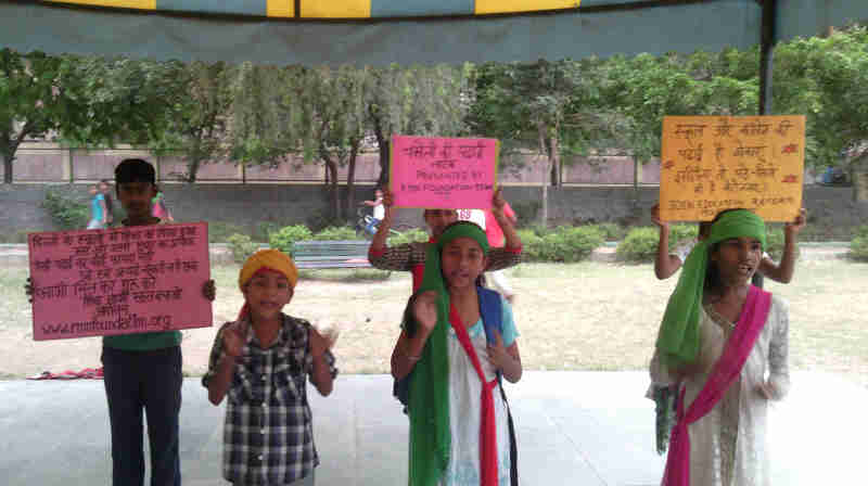 As part of its ongoing education awareness campaign in Delhi, RMN Foundation has started presenting a street play – चमेली की पढ़ाई – which highlights the problems in the current education ecosystem.